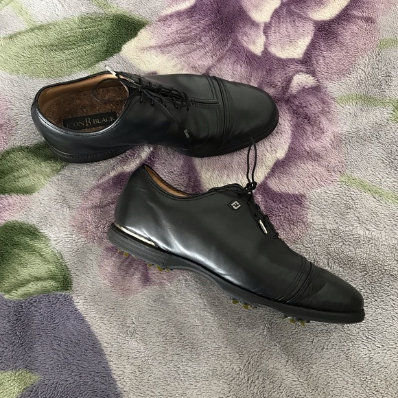 icon black golf shoes